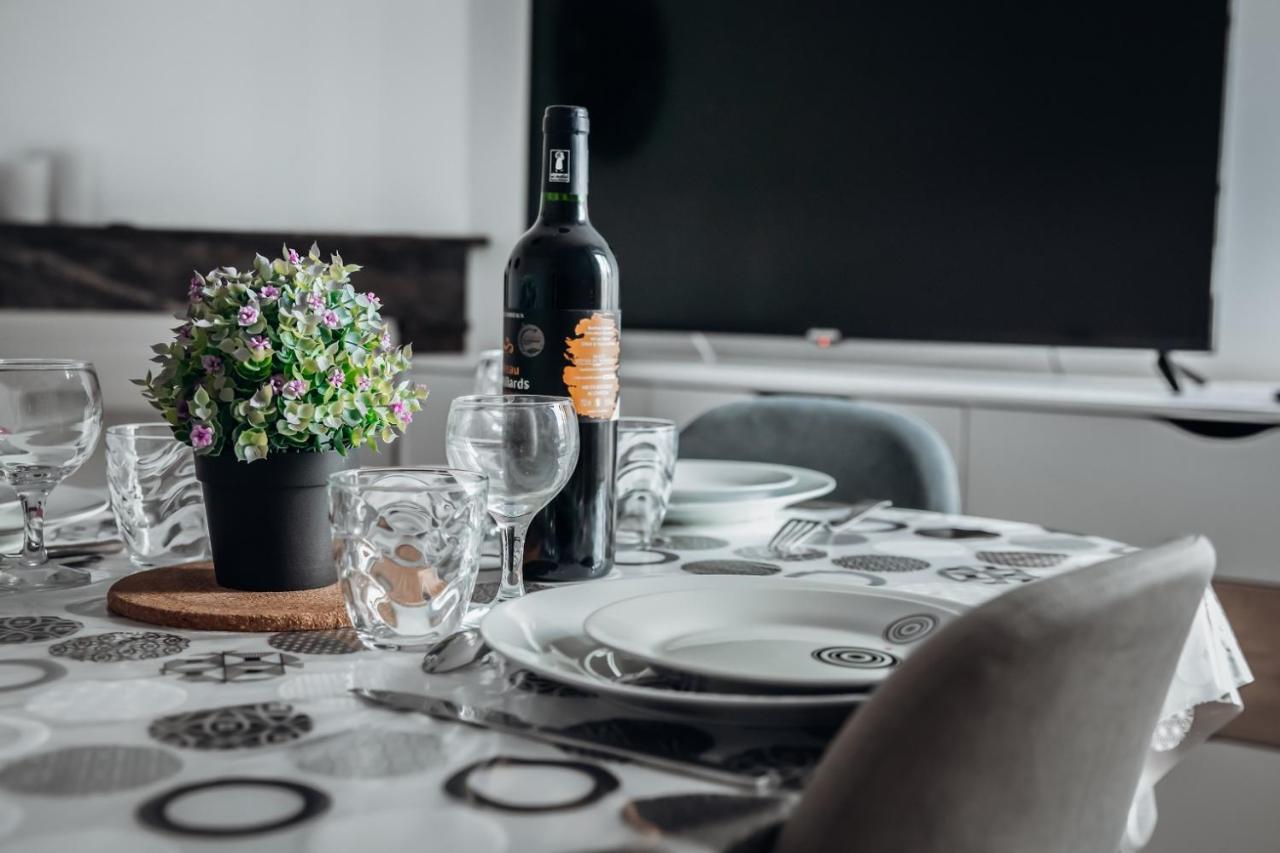 Appartement Neuf, Moderne Et Confortable! Ernee ภายนอก รูปภาพ