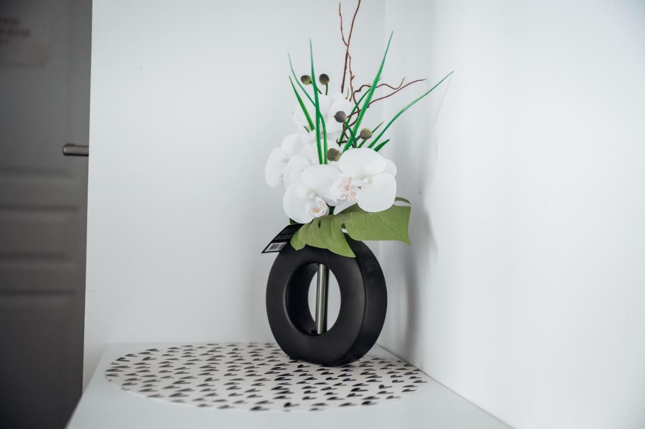 Appartement Neuf, Moderne Et Confortable! Ernee ภายนอก รูปภาพ
